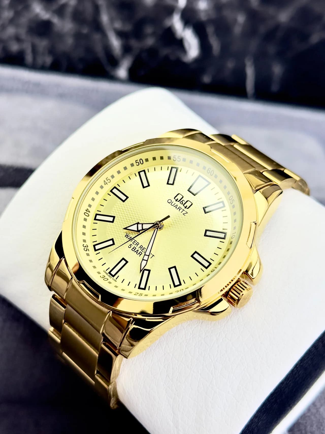 Reloj clásico QQTA05