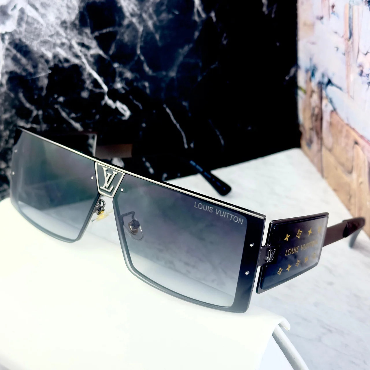Louis Vuitton LUN02
